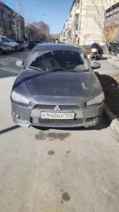 Состояние удовлетворительное, соответствует году выпуска, автомобиль заводится, на ходу, задний бампер трещины, вмятины на капоте, спущено колесо, крышка багажника вмятины и царапины.