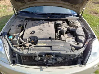 NISSAN TEANA 2007 Nissan Teana, 2007 года, 173 лс, 250000 км, АКПП Автомобиль марки НИССАН ТЕАНА 2.3, 2007 года выпуска, (VIN) JN1BAUJ31U0305586. Сочится масло из под прокладки клапанной крышки, расположенной под коллектором. Остальные недостатки на фото. Со слов Должника машина в родной краске…