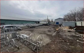Здания и земельный участок 8417 кв.м. в Кемеровской обл. Земельный участок, кадастровый номер: 42:24:0101015:973, площадью: 8 417 кв. м, вид разрешенного использования: объекты придорожного сервиса. Здание нежилое (основное строение), кадастровый номер: 42:24:0101015:5848, площадью:1414,3 кв. м…