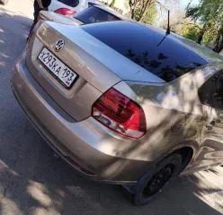 Автомобиль Volkswagen Polo, 2015 год выпуска, государственный регистрационный номер Х293КА193, VIN XW8ZZZ61ZFG050763. Обременение: залог, арест.