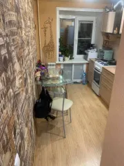1/7 доля квартиры 27.7 кв.м, Архангельск. Доли квартиры в Архангельске. 1/7 доля в квартире, площадь 27.7 кв.м., назначение: однокомнатная квартира, этаж: 6, адрес (местонахождение): Российская Федерация, Архангельская область, г.о. город Архангельск, г. Архангельск, ул. Комсомольская, д. 9 к. 1…