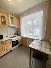 Жилое помещение, 30.4 кв.м., г. Череповец, Вологодская область. Жилое помещение, общая площадь 30.4 кв.м., расположенное по адресу: Российская Федерация, 162616, Вологодская область, г. Череповец, ул. Космонавта Беляева, д. 9, кв. 3, кадастровый номер 35:21:0203006:2654. По вопросам личного осмотра…