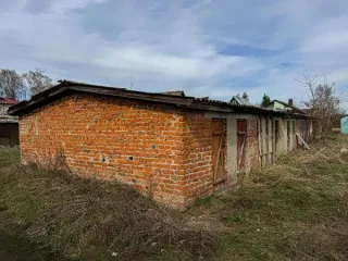 Помещение, назначение: нежилое, наименование: данные отсутствуют, площадь – 10,2 кв.м, Номер, тип этажа, на котором расположено помещение, машино-место: Этаж №1, Подвал № -1, адрес объекта: Российская Федерация, Орловская область, м.р-н Кромской, г.п. Кромы, пгт. Кромы, ул. К.Маркса, зд. 92а…