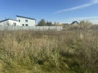 Дом 53.2 кв.м и участок 700 кв.м, Алтайский край Дом, площадью 53,2 кв.м., кадастровый № 22:33:040801:11348, и земельный участок, площадью 700 кв.м., кадастровый № 22:33:040801:10424, расположенные по адресу: Алтайский край, Первомайский район, посёлок Новый, улица Титова, дом 4. Имущество является…