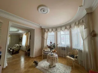 Дом и здание, 403,3 и 110,5 кв.м, участок 2 500 кв.м, Московская область. Дом 403,3 кв.м, здание 110,5 кв.м и земельный участок 2 500 кв.м в Московской обл. Здание, кадастровый номер: 50:16:0104002:2686, назначение объекта недвижимости: жилое, адрес: Российская Федерация, Московская область…
