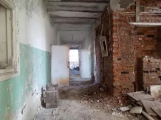 Земельный участок площадью 2.84 га (28 425 кв.м), кадастровый номер 67:06:0030203:114, с расположенными на нем объектами недвижимости: навес для хранения техники площадью 613 кв. м, кадастровый номер 67:06:0021502:12, и административно-лабораторный корпус площадью 1 778.2 кв. м, кадастровый номер…