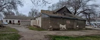 Здание кад. № 26:09:020901:8, пл. 1488.60 кв. м. по адресу СК, Туркменский район, с. Камбулат, МТФ №2.