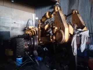 Шантуй SD32 2013 года выпуска, желтого цвета, мощностью 350 л.с., госномер 28АН8894. Технически неисправен.