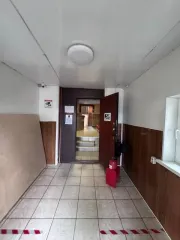 Здание общежития 818,9 кв. м, земельный участок 2112 кв. м, Московская обл., г. Подольск, пр-д Авиаторов, д. 10, 2 этажа, в том числе подземных 0, кадастровый номер 50:55:0010287:29, кадастровый номер 50:55:0010290:17, земли населенных пунктов, под общежитием, ограничения и обременения: ограничения…