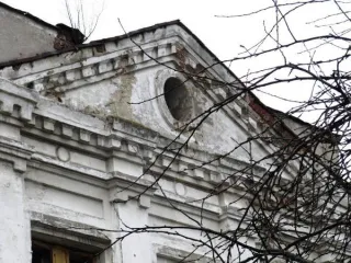 Объект культурного наследия федерального значения «Дом Чарышникова (костел), сер. XVIII-2-я пол. XIX вв.» - административное здание общей площадью 1304,9 кв. м, (лит.А) с кадастровым номером 76:23:010101:9537, расположенный по адресу: г. Ярославль, ул. Кооперативная, д.19, с земельным участком с…