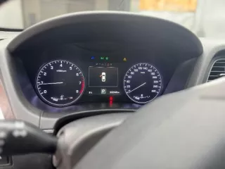 Автомобиль Hyundai Genesis, 2015 года выпуска. Цвет кузова черный. VIN KMHGN41CDGU117616, регистрационный номер Р582ТЕ 39. Мощность двигателя 249 л.с., объем 2999 см³. Коробка передач автоматическая, привод передний. Пробег 322348 км. Экологический класс пятый.