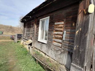 Доля дома 35,1 м² и земельного участка 1937 м² в Ульяновской области. 1/3 доля жилого дома, площадь 35,1 кв.м., назначение: жилое, количество этажей: 1. 1/3 доля земельного участка, площадь 1937 кв.м., назначение: земли населенных пунктов. Адрес: Россия, Ульяновская обл., Новоспасский р-н, с…