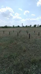 Земельный участок, площадью 999 м², расположенный по адресу: Самарская область, Нефтегорский район, с. Покровка, ул. Луговая, д.7, кадастровый (условный) номер: 63:27:0501001:173. Участок пустой, без строений и коммуникаций.