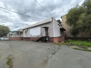 Здание магазина по продаже молочных продуктов с офисными и складскими помещениями кадастровый номер 56:43:0204007:34 площадью 1019,4 кв. м 2 этажа назначение нежилое расположено по адресу Оренбургская область г. Орск ул. Строителей 28 «Б» Земельный участок кадастровый номер 56:43:0204007:8…