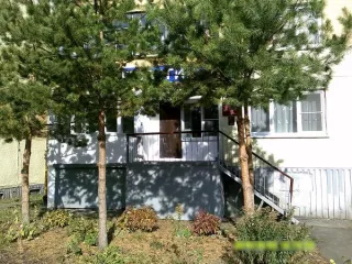 встроенное нежилое помещение № 1 по адресу:  г.о. Саранск, рп. Луховка,  ул. Заводская, д. 7, помещ. 1; Краткая характеристика помещения: год постройки – 1986, площадь – 80,6 кв.м, этаж 1. Фундамент – железобетонный, перекрытие железобетонное, стены – конструкция сборного железобетона, полы –…
