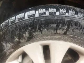 Toyota Noah 2004 года, черный цвет, государственный регистрационный знак Р969АХ04, номер кузова AZR650082366. ПТС отсутствует, наложен арест и запрет регистрационных действий.