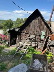 1/4 доли на дом в Кемеровской обл., г. Осинники ¼ доли в праве собственности на жилое здание, кадастровый  условный  номер: 42:31:0201001:187, адрес  местонахождение : Россия, обл. Кемеровская, г Осинники, п Тайжина, ул Лысенко, дом 92,   площадь 31.5 кв.м., назначение: жилое.