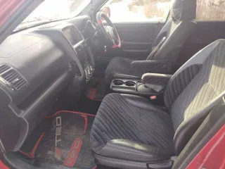 Honda CR-V 1992 года, 158 лс, пробег 317 850 км, полный привод (4WD), автоматическая коробка передач (АКПП). Объем двигателя 1998 куб.см, модель двигателя K20A, номер двигателя 4053413, номер кузова RD5-1102345, красный цвет. Имеются недочеты по кузову. Автомобиль на ходу в удовлетворительном…