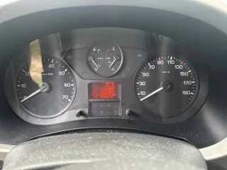 Peugeot Partner 2012 года, 120 лс, 276022 км, легковой автомобиль, VIN: VF37J5FS0DJ747052, гос. рег. знак: К584ВЕ550. Находится в залоге перед ПАО Сбербанк.