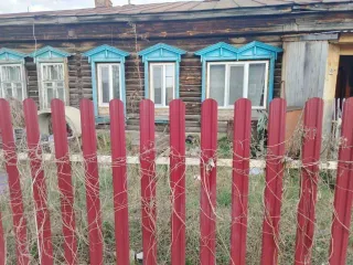 Доля квартиры 32,3 кв.м в Пензенской области. 1/3 доля в праве на жилое помещение, площадь 32,3 кв.м. Адрес: Пензенская область, Сосновоборский район, рп. Сосновоборск, ул. Театральная, д. 11, кв. 3. Кадастровый номер: 58:26:0640101:600.