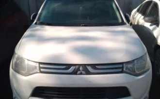 Mitsubishi Outlander 2014 Легковой автомобиль Mitsubishi Outlander, 2014 года выпуска, VIN Z8TXTGF2WDM042501.