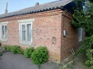 Жилое здание 49,8 кв. м Ростовская область, Заветинский район, село Заветное, улица Чехов, дом 4, квартира 1. Назначение - жилое. Площадь 49,8 кв. м. Общая долевая собственность, доля в праве 1/4. Дата государственной регистрации 17.09.2008. Основание регистрации - договор на передачу квартиры…