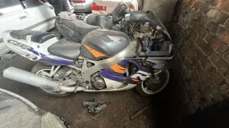 Мотоцикл марки "Honda CВR900RR", год выпуска 1996, г/н 0664НК27, № шасси JH2SC33A7TM005688, № двигателя 2015047, объем двигателя, см. куб. 893.000, цвет фиолетовый Мотоцикл марки "Honda CВR900RR", год выпуска 1996, г/н 0664НК27, № шасси JH2SC33A7TM005688, № двигателя 2015047, объем двигателя, см…
