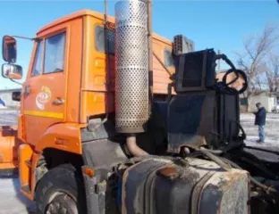 Машина дорожная комбинированная ЭД244КМ, марка, модель: КАМАЗ 53605 А4, VIN: X5V580417E0000163, 2014 г.в., цвет: оранжевый, модель, № двигателя: ISB67e4 300 86036874, кузов  кабина, прицеп : кабина 2374425, 298 л.с., ПТС: 67 НХ 903593, г/н А780КВ164, не на ходу, адрес: Саратовская обл., г…