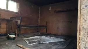 Вагон жилой, установленный на прицеп 3ПТС, цвет синий. Непригодное состояние. Восстановление не целесообразно. Реализуемое имущество неоднократно подвергалось ремонту, в следствии чего номерные агрегаты могут отсутствовать или не совпадать с указанными в документах (ПТС, ПСМ, СТС и т.д.), что может…