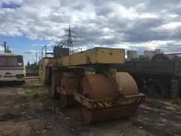 Каток моторный ДУ-49, цвет желтый, год выпуска 1999, паспорт (документа о регистрации) АА 603757, гос номер 6768НО53