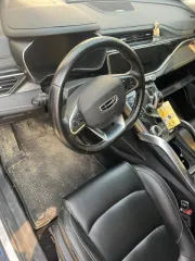 Geely Atlas Pro, 2021 года, 177 лс, полный привод, АКПП, легковой автомобиль (VIN Y4K8722D5MB305548), находится в залоге у АО «Кредит Европа Банк (Россия)», б/у, возможно наличие скрытых дефектов, около года находится без движения и не используется, не заводится, нет возможности посмотреть пробег.