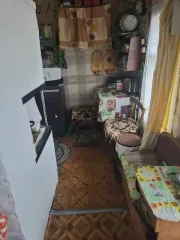 Доли 2/9 жилого дома, 54,3 м², Вологодская область. 1/9 доли на дом в Вологодской обл., еще 1/9 доли на дом в Вологодской обл., здание жилое, площадь 54,3 кв.м, кадастровый (условный) номер: 35:21:0303001:174, адрес (местонахождение): Вологодская область, г. Череповец, ул. Набережная Серовки, д. 7…