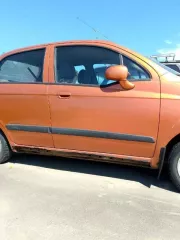 Легковой автомобиль, марка: Chevrole , модель: Spark, год изготовления: 2006 г.в., цвет: ТЕМНО ОРАНЖЕВЫЙ, VIN: KL1KF484J6C168152, г/н: Н802РТ86, мощность двигателя, л. с.  кВт : 38.200/52.0, рабочий объем двигателя, куб. см: 796, экологический класс: четвертый. Шевроле после ДТП, не на ходу, вся в…