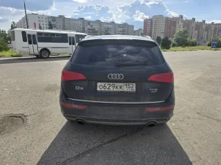 Audi Q5, 2015. Автомобиль AUDI Q5, 2015 г.в. Идентификационный номер (VIN): WAUZZZ8R6GA089983, тип двигателя: бензиновый на бензине, мощность (кВт/л.с.) 169.2/230.0, тип транспортного средства: легковой универсал, цвет кузова (кабины): черный.