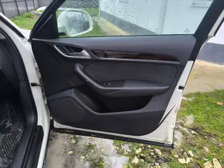 Audi Q3 2012 года, 211 л.с., пробег 275 004 км, полный привод, автоматическая коробка передач. VIN: WAUZZZ8U2CR042451. Автомобиль на ходу. Гул заднего ступичного подшипника (новый подшипник в комплекте). Имеются мелкие сколы и царапины по кузову.