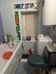 Квартира 27,1 кв.м, 2-комн., Кировская обл., Нолинский р-н, г. Нолинск, ул. Коммуны, д. 21а, кв. 2, помещения 3,4,5 на поэтажном плане. Кадастровый номер: 43:21:010140:155. Находится в совместной собственности.