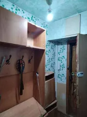 1/4 доля квартиры в Ярославской обл. еще 1/4 доля квартиры, площадь45.8 кв.м., назначение: Жилое, адрес  местонахождение : 152101, Ярославская обл, Ростовский р н, рп Семибратово, ул Новая, д 6, кв 28, кадастровый  условный  номер: 76:13:010101:2411