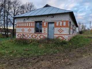 Земельный участок 656 кв.м и нежилое здание 125.9 кв.м, расположенные по адресу: Чувашская Республика, Ядринский район, деревня Симекейкасы, улица Мира, дом 3. В том числе: земельный участок категории земель «земли населенных пунктов» с кадастровым номером 21:24:191604:3, площадью 656 кв.м; нежилое…