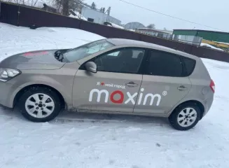 Kia Ceed, 2011 года, 109 лс, 247267 км. Легковой автомобиль, марка: KIA, модель: CEED, год изготовления: 2011, цвет: СЕРЕБРИСТЫЙ, VIN: XWEHC511AC0002557.