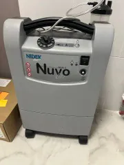 Концентратор кислорода Mark 5 Niuvo Lite для длительной кислородотерапии.