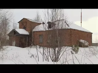 Здание дизельной 117.8 кв.м в Ханты-Мансийском автономном округе – Югре, город Ханты-Мансийск, переулок Нагорный, здание 4а. Объект культурного наследия регионального значения в неудовлетворительном состоянии («Здание первой радиотелефонной и электрической станции в Самарово»). Назначение нежилое…