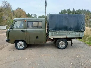 УАЗ-390945 грузовой, 2016 года выпуска, цвет зеленый. Номер двигателя 409110G3012328, номер кузова 390945G1205418, номер шасси (рама) 390940G0484337, VIN XТТ390945G1205418. Регистрационный номер К 411 КМ 159. ПТС имеется.