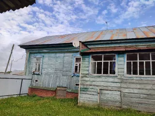 Жилой дом, площадь 69 кв.м., кадастровый  условный  номер: 12:02:1710101:44, размер доли: 1/6, земельный участок, площадь 4030 кв.м., кадастровый  условный  номер:12:02:1710101:8, размер доли: 1/6, адрес  местонахождение : Россия, Респ Марий Эл, р н Горномарийский, д Порандайкино, ул Лесная, дом 8