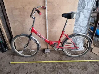 Велосипеды, самокаты, кресло-коляска, запчасти. Составной лот: велосипеды, самокаты, кресло-коляска, годные остатки отдельных узлов, деталей, агрегатов, материалов (в сборном виде) велосипедов. Подробный состав лота приведен в информационном сообщении. Состояние и недостатки имущества в…