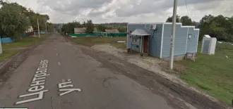   «Земельный участок, площадь 100 +/  4 кв.м., адрес  местонахождение : Россия, Белгородская обл., Ровеньский р н, с. Лозовое, кадастровый  условный  номер: 31:24:1103003:104. Вид разрешенного использования: под строительство магазина. Находится в совместной собственности.      Нежилое здание…