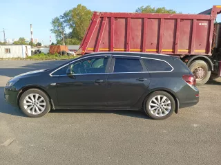 Легковой автомобиль Opel Astra Sports Tourer, год изготовления: 2012, VIN: XWFPE8DC1C0014765, цвет: Черный, разрешенная максимальная масса: 2045 кг, масса без нагрузки: 1503 кг, тип двигателя: Бензиновый, экологический класс: Четвертый, организация-изготовитель: ООО "АВТОТОР Т" (Россия)…