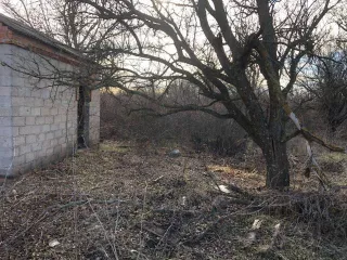 земельный участок, вид разрешенного использования  для  ведения садоводства, площадь 556 кв.м., по адресу: Ростовская обл., г. Азов, СТ «Мичуринец 3», уч. 4555, кадастровый номер 61:45:0000350:7969, имущество  находится  в залоге у банка ПАО Сбербанк  на основании кредитного договора  №476057 от…