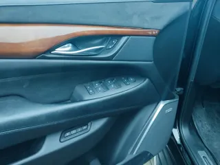 Cadillac Escalade (Vin Y3WS47KJ5GB005523) 2016 г.в. На имущество наложены ограничения в виде запрета на регистрационные действия. Имущество находится в залоге у АО "Кредит Европа Банк (Россия)". Автомобиль на ходу, имеет недостатки: требуется замена аккумулятора. Ознакомление с имуществом…
