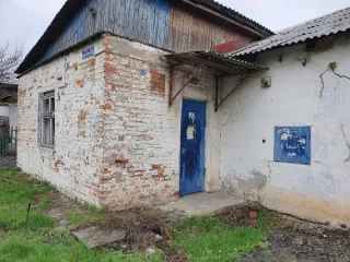 Помещение по адресу: Ростовская обл., г. Шахты, пер. Прямой, 1-а. Отделение почтовой связи. Назначение: нежилое. Площадь: 61,9 кв. м. Кадастровый номер: 61:59:0020626:478. Этаж № 1. Запись о регистрации права собственности в Едином государственном реестре недвижимости: №…