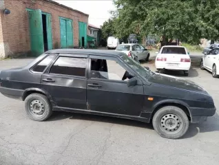 Автомобиль ВАЗ-21099, VIN ХТA210990Х2520733, год выпуска 1999, цвет серебристо-черный, рег.знак А800АЕ15